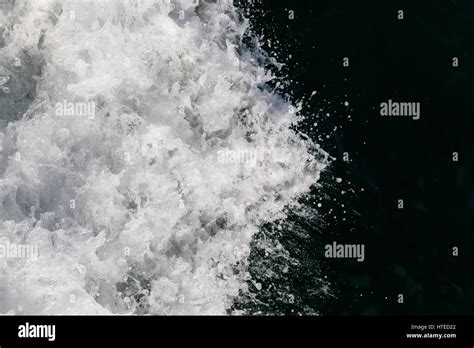 Bow wave ship hi-res stock photography and images - Alamy