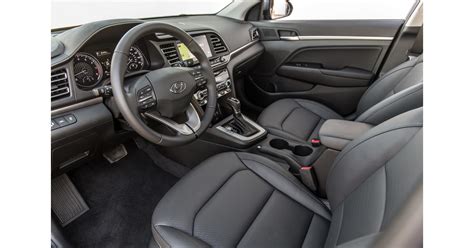 2020 Hyundai Elantra Improves Fuel Economy and Safety
