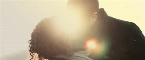 Men Are More Romantic Than Women Says Science Sex Dating