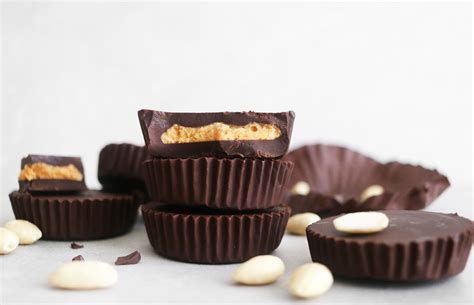 Healthy vegan Reeses peanut butter cups recipe | The Little Blog Of Vegan