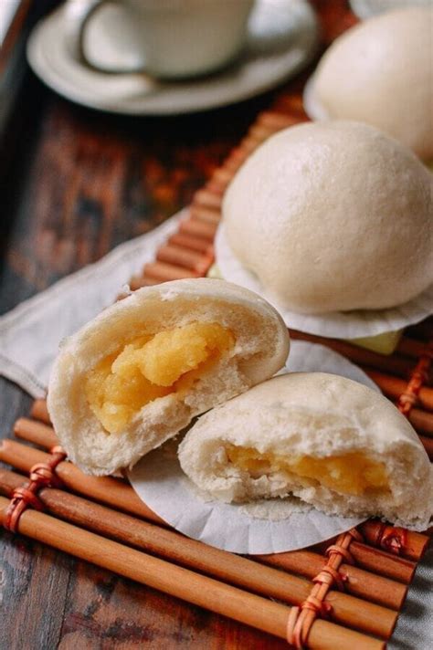 Cantonese Steamed Custard Buns Nai Wong Bao