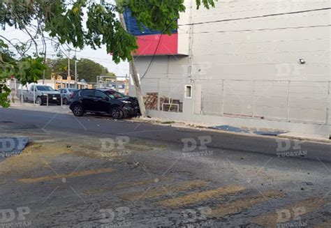 En Estado De Ebriedad Conduce Su Camioneta Y Se Estampa Contra Un Poste