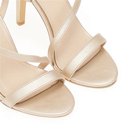 Πέδιλα nude δερματίνη με λοξό λουράκι TSOUKALAS