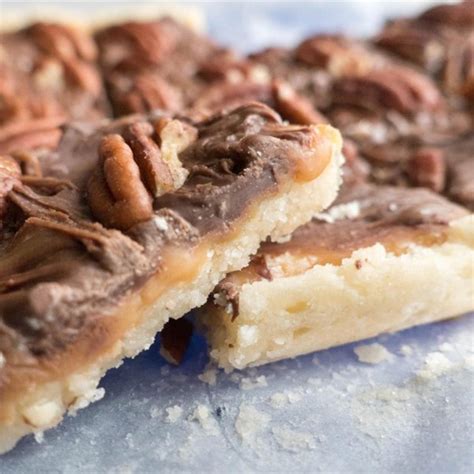 Shortbread Bars meet Caramel & Pecans | Half-baked Maker