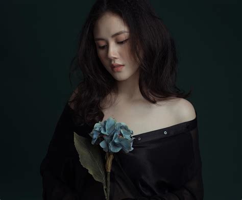 Hot girl Nghệ An một thời Từ nữ sinh mặt mộc nổi tiếng đến vợ đại gia Người đẹp Việt Giải Trí