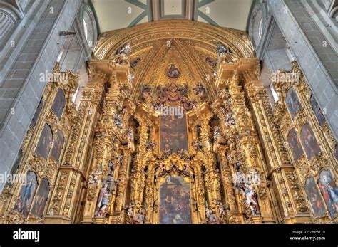 Mexico City cathedral interior Stock Photo - Alamy