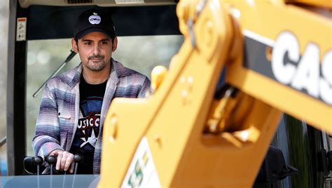 Country music stars give back with charity and foundations