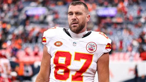 Travis Kelce Revalida Su T Tulo De Rey De Las Zapatillas Con Unas Air