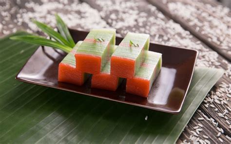 18 Most Popular & Traditional Indonesian Desserts - Nomad Paradise