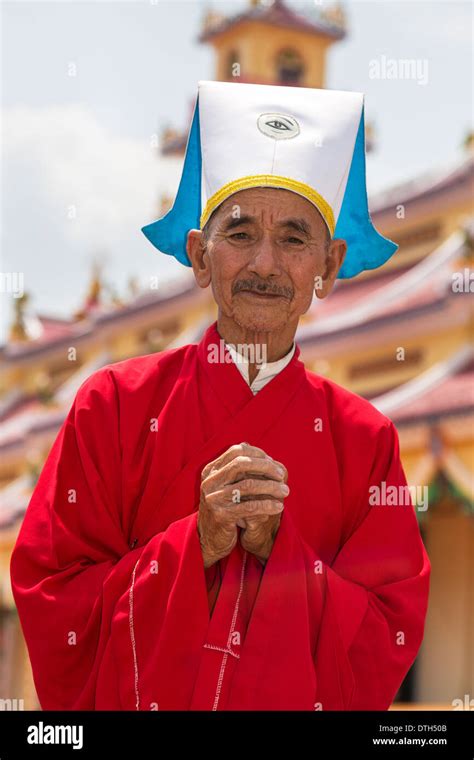 Taoist Priest Hi Res Stock Photography And Images Alamy