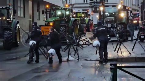 Belgique Les Agriculteurs Franchissent Aujourd Hui Les Barricades De La