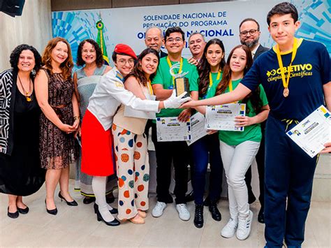 Mcti Bras Lia Alexandre Andrade Recebe Medalha De Ouro Em Cerim Nia