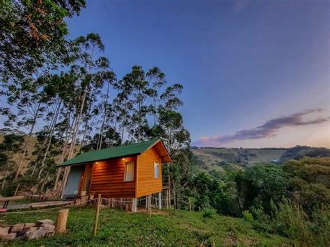 Chalé na Montanha de 30m² Construído pela Família Casa de Valentina