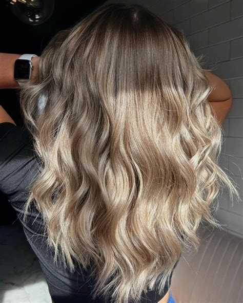 50 Best Beach Waves Hairstyles For Women In 2023 · Thrill Inside