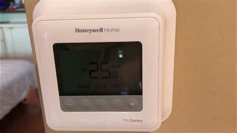 Honeywell Th4110u2005 U T4 Pro Program Mable Thermostat Review Youtube