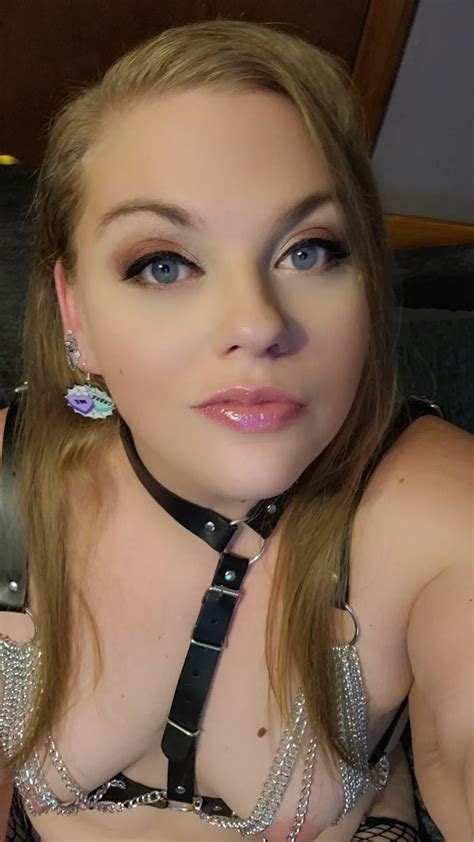 Fishnets And Chains Because I Think I M A Catch 9 Nude Pics XHamster