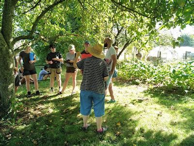 Visite Du Jardin Par Des Tudiants En Mara Chage Bio Lire