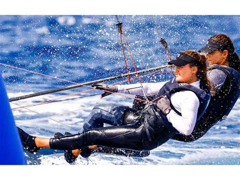 Martine e Kahena ficam em 12º e adiam vaga olímpica no Mundial de Vela