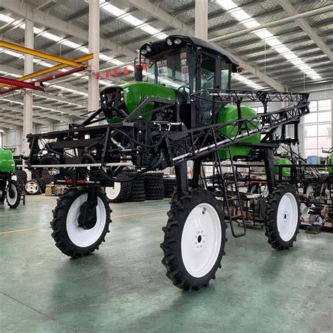 15m 20m 700L 1000L Self Propelled Boom Sprayer With GPS Guidance System