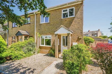 3 Bedroom End Of Terrace House For Sale In Weavers Close Witney Ox28 4tf