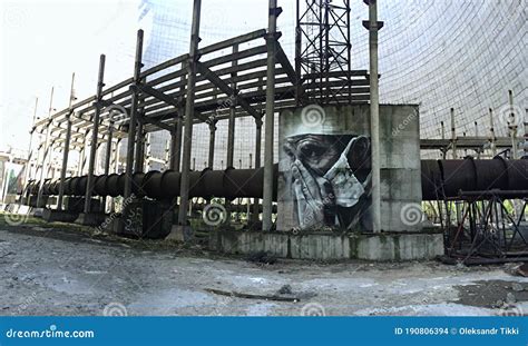 Zone D Exclusion De Tchernobyl En Ukraine Tour De Refroidissement