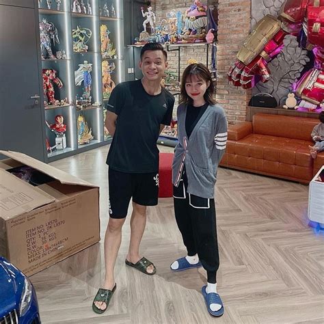 Nữ streamer hot nhất Việt Nam hé lộ tình trạng mối quan hệ với nhóm bạn thân đình đám có cả Độ Mixi