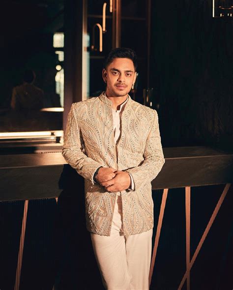 Ishan Kishan's Sense Of Style Has Everyone Bowled Over This Cricket Season - Elle India