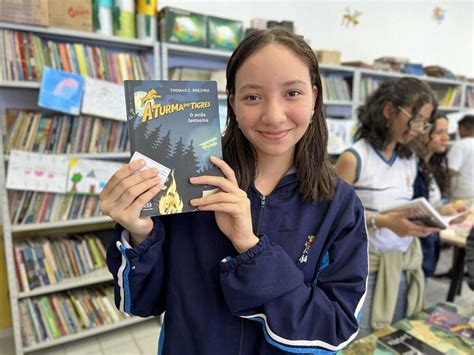 Dia da Troca de Livros mobiliza 20 mil estudantes em Guarujá Diário