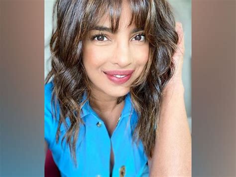 Priyanka Chopra Flaunts Her New Haircut Shares Adorable Selfie Entertainment