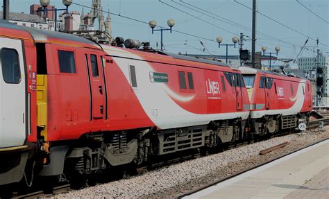 Class 91 91122 91126 Lner Newcastle Central With Lner C Flickr