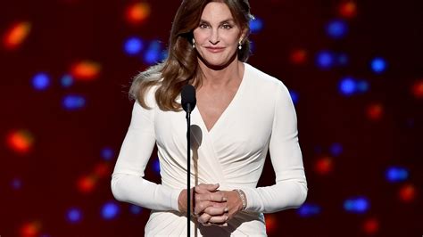 Caitlyn Jenner Wont Be Charged In Fatal Car Crash Fox 5 San Diego