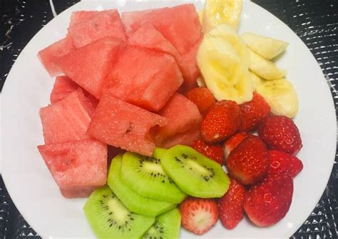 Ensalada de Frutas Sandía Fresas kiwi Plátano Receta de yenit