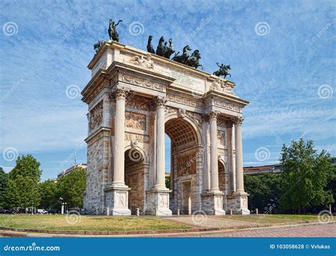 Arco De La Paz En El Parque De Sempione Mil N Lombard A Italia Foto