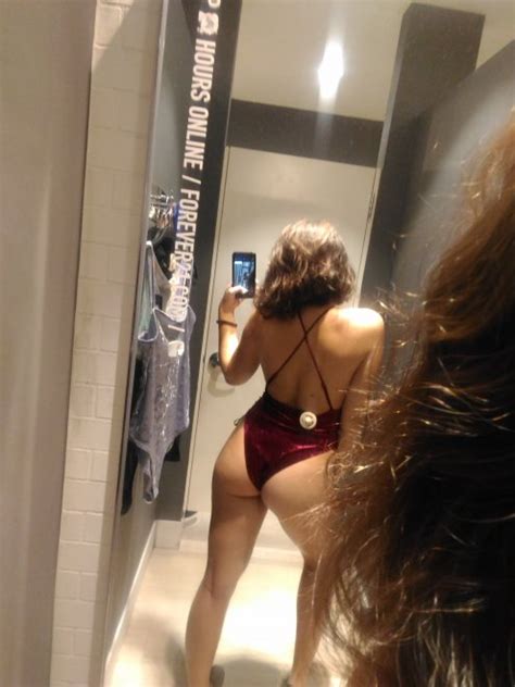F Changing Room Booty Pic Porn Pic