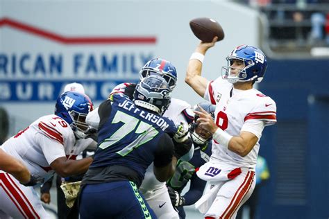 Despite Loss To Seahawks Heres Why Giants Might Still Want To Trade