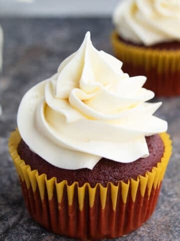 Easy Sour Cream Frosting {Vanilla} - CakeWhiz