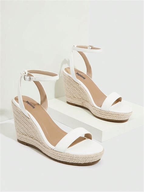 Styleloop Sandalias blancas ligeras con tira de tobillo y cuña para