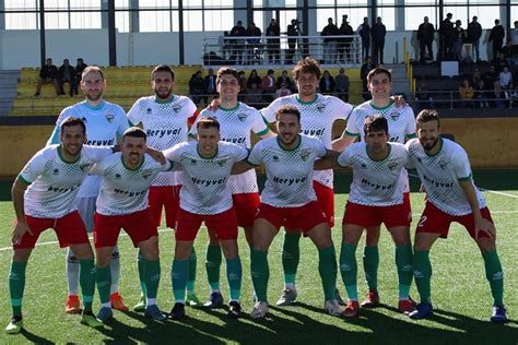 Dos Futbolistas Se Marchan Del Trival Valderas Alcorc N Alcorconhoy