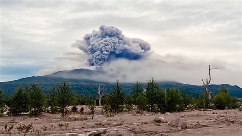 Volcano Erupts After Powerful Earthquake In Russias Far East The