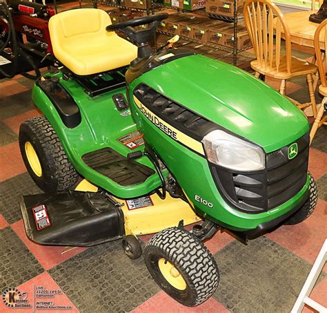 2019 John Deere E100 Lawn Tractor 62 Hrs