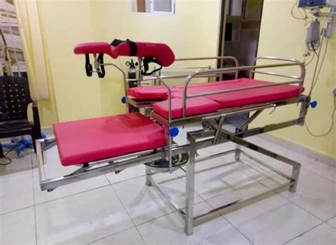 Ss Telescopic Labour Table Stainless Steel Medium At Rs In