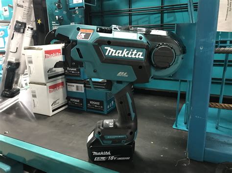 Makita Cordless Rebar Tying Tool — Berland's House of Tools