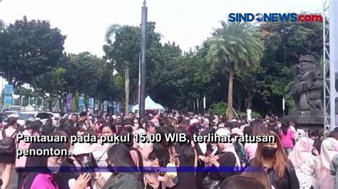 Jelang Konser Sugbk Dipadati Ratusan Penggemar Blackpink Padati Gbk