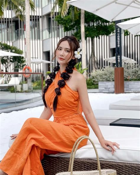 Huyền Lizzie khoe đường cong quyến rũ với những bộ bikini táo bạo