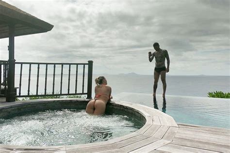 Wanda Nara Subi Dos Fotos Al Borde De La Censura Mauro Icardi Desnudo Y Ella S Per Hot