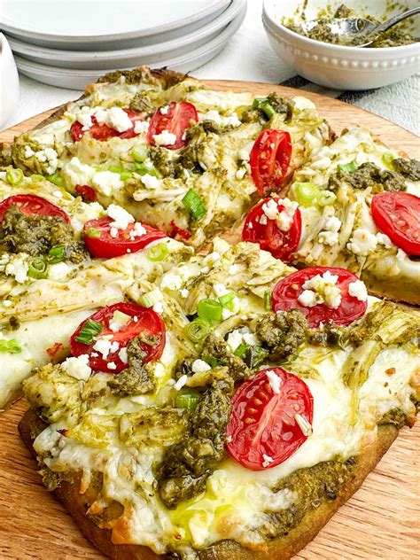 Fast Easy Chicken Pesto Flatbread Pizza Midwestern HomeLife