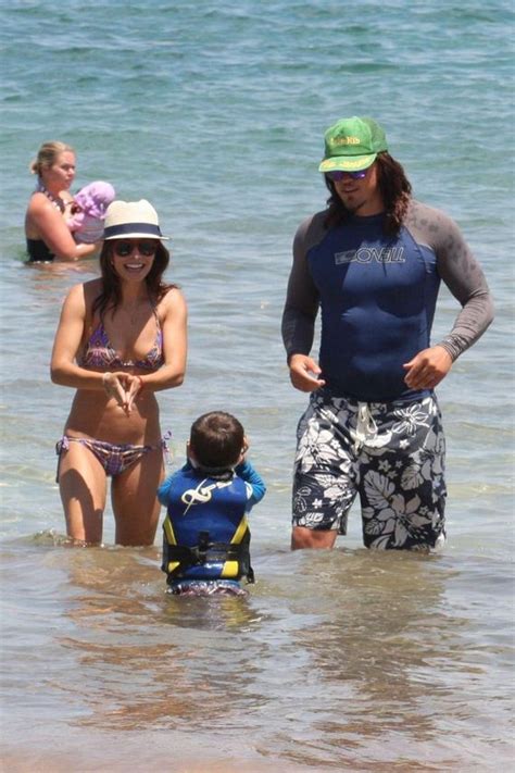 Sarah Shahi In Bikini At The Beach In Hawaii HQ