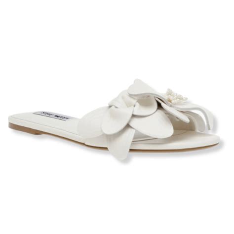 20 White Sandals To Wear This Summer | The Everygirl