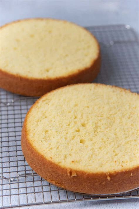 The Best Vanilla Cake Recipe Easy And Versatile The Flavor Bender