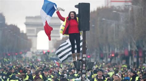 Over 140,000 Parisians Protest in Paris Angry About Soaring Costs of Living and Climate Inaction ...